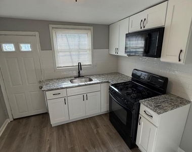 2140 E Ann Street - Photo Thumbnail 2