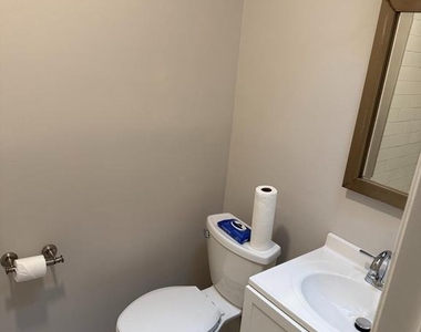 5536 Ridge Avenue - Photo Thumbnail 8