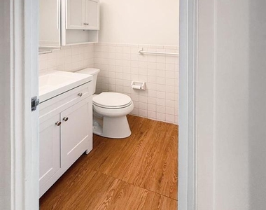 315 Village Walk - Photo Thumbnail 14
