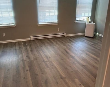 13 N Walnut Street - Photo Thumbnail 5