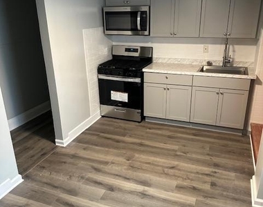 13 N Walnut Street - Photo Thumbnail 4