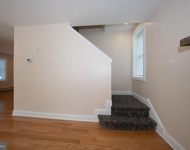 107 W Circular Avenue - Photo Thumbnail 24