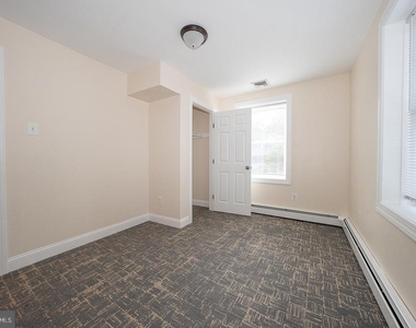 107 W Circular Avenue - Photo Thumbnail 39