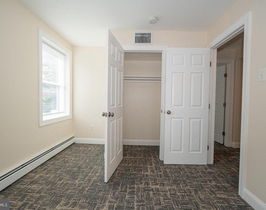 107 W Circular Avenue - Photo Thumbnail 35