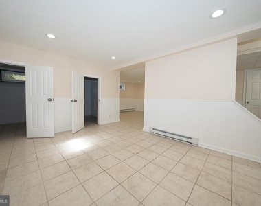 107 W Circular Avenue - Photo Thumbnail 54