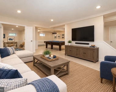 107 W Circular Avenue - Photo Thumbnail 62