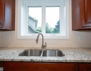 107 W Circular Avenue - Photo Thumbnail 19