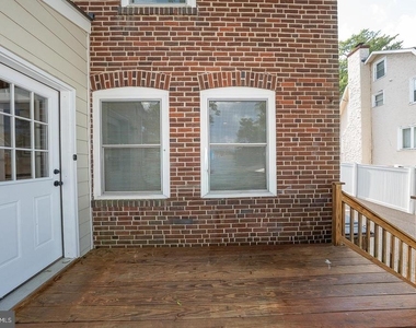 107 W Circular Avenue - Photo Thumbnail 64