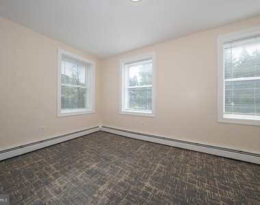 107 W Circular Avenue - Photo Thumbnail 37