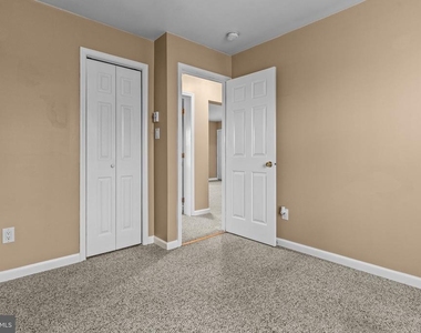 101 Oak Grove Road - Photo Thumbnail 12