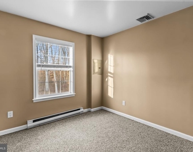 101 Oak Grove Road - Photo Thumbnail 11