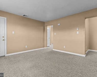 101 Oak Grove Road - Photo Thumbnail 3