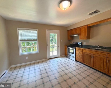 101 Oak Grove Road - Photo Thumbnail 7