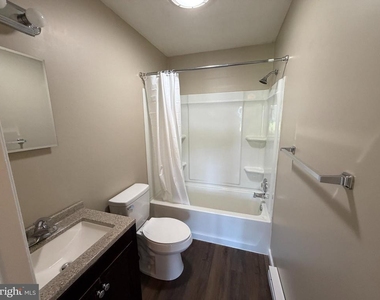 101 Oak Grove Road - Photo Thumbnail 10