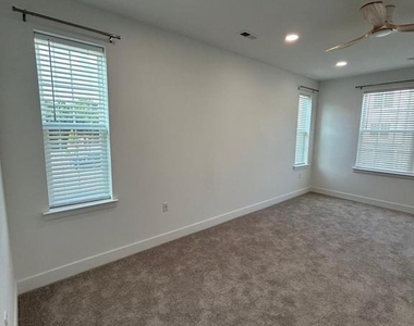 29212 Radford Court - Photo Thumbnail 14