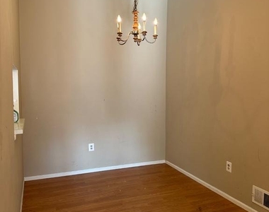 24 Chamberlin Court - Photo Thumbnail 5