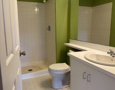 24 Chamberlin Court - Photo Thumbnail 6