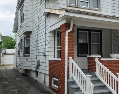 921 Revere Avenue - Photo Thumbnail 2