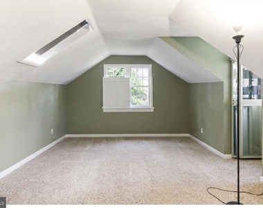 914 Schuyler Place - Photo Thumbnail 12