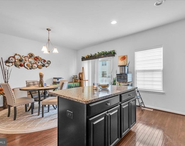 111 Village Green Lane - Photo Thumbnail 6