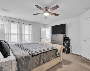 111 Village Green Lane - Photo Thumbnail 11