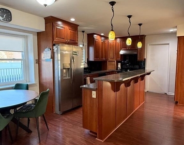 5 Westbury Drive - Photo Thumbnail 4