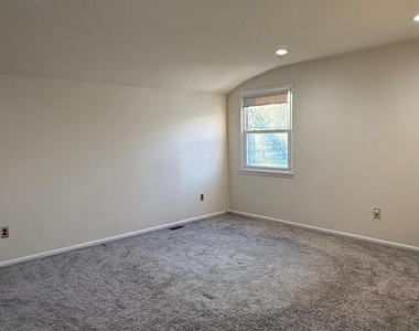 5 Westbury Drive - Photo Thumbnail 13