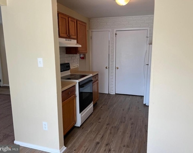 18 Lerner Court - Photo Thumbnail 5