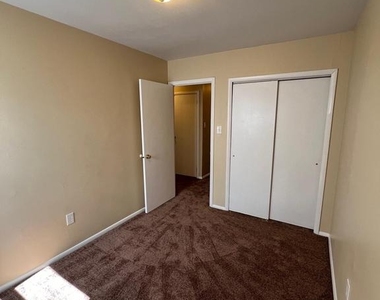 18 Lerner Court - Photo Thumbnail 10