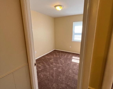18 Lerner Court - Photo Thumbnail 13