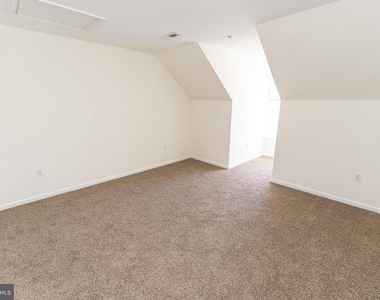 202 Carsons Court - Photo Thumbnail 32