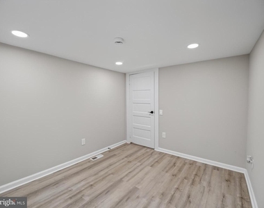 6008 Addison Road - Photo Thumbnail 32
