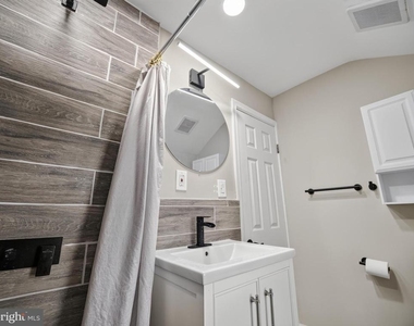 6008 Addison Road - Photo Thumbnail 41