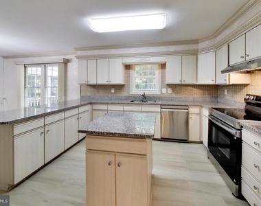 14672 Brougham Way - Photo Thumbnail 15