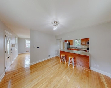 2410 Dexter Avenue - Photo Thumbnail 2