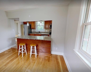 2410 Dexter Avenue - Photo Thumbnail 5