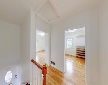 2410 Dexter Avenue - Photo Thumbnail 10
