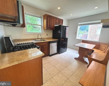 12114 Dalewood Drive - Photo Thumbnail 17