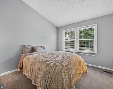 12533 Coral Grove Place - Photo Thumbnail 9