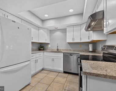 12533 Coral Grove Place - Photo Thumbnail 3