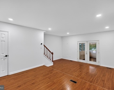 51 Oak Crest Court - Photo Thumbnail 3