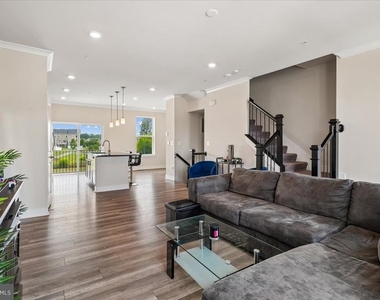 5322 Phillis Wheatley Pl - Photo Thumbnail 6