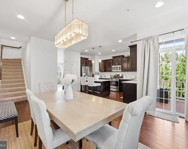 11360 Sandhurst Place - Photo Thumbnail 16