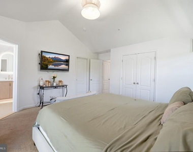 11360 Sandhurst Place - Photo Thumbnail 19