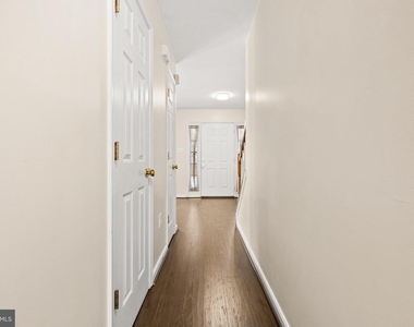 3615 Prince Edward Drive - Photo Thumbnail 16