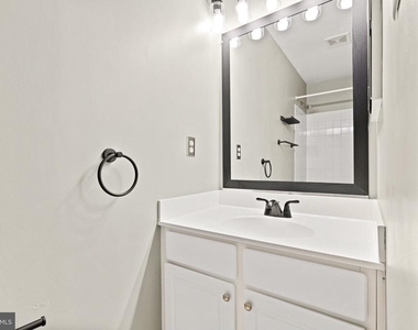 3615 Prince Edward Drive - Photo Thumbnail 36