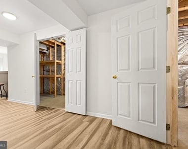 3615 Prince Edward Drive - Photo Thumbnail 46