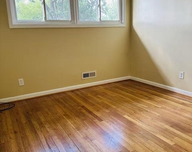 11 Wendslow Road - Photo Thumbnail 12