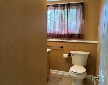 11 Wendslow Road - Photo Thumbnail 19