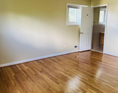 11 Wendslow Road - Photo Thumbnail 6